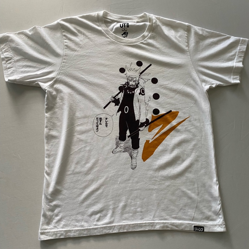 UT Uniqlo x Shonen Jump Shirt Adult med White Naruto 50th Anniversary Mens